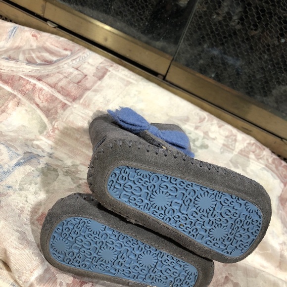 Ugg Crib Booties 10081331 - Picture 4 of 8